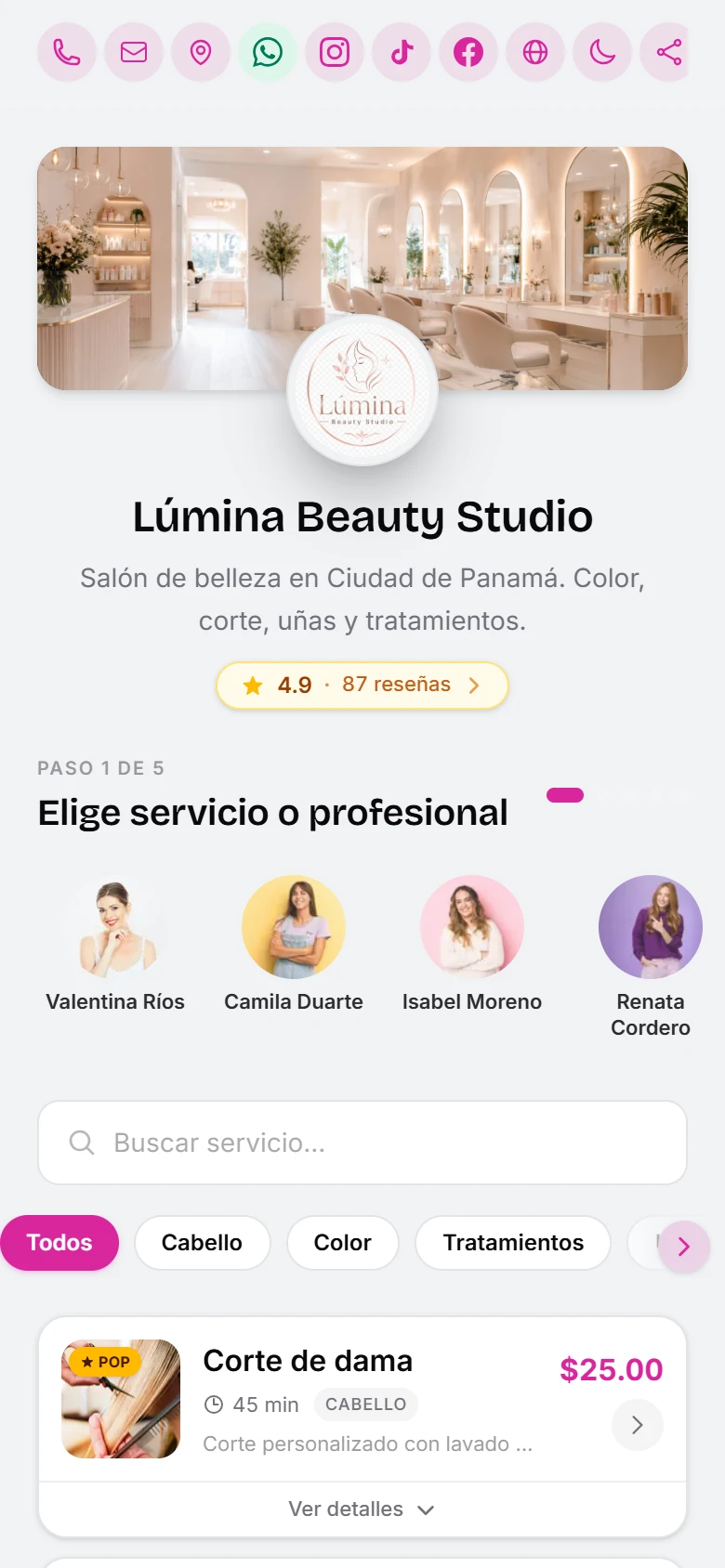 Portal de reservas de un salón de belleza en el teléfono, con fotos de los servicios