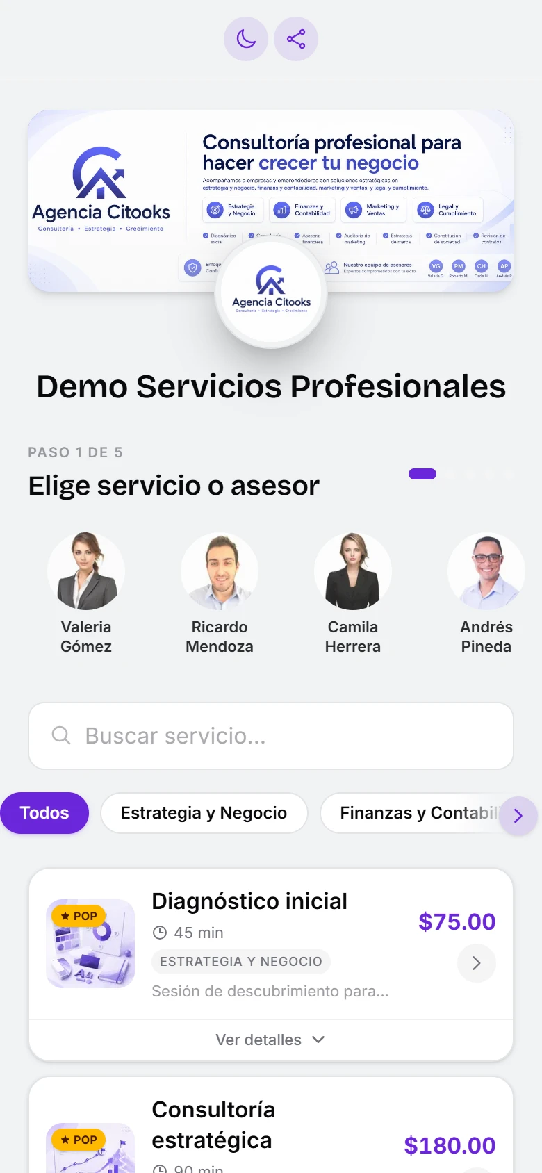 Portal de reservas de una consultora en el teléfono, eligiendo servicio o asesor