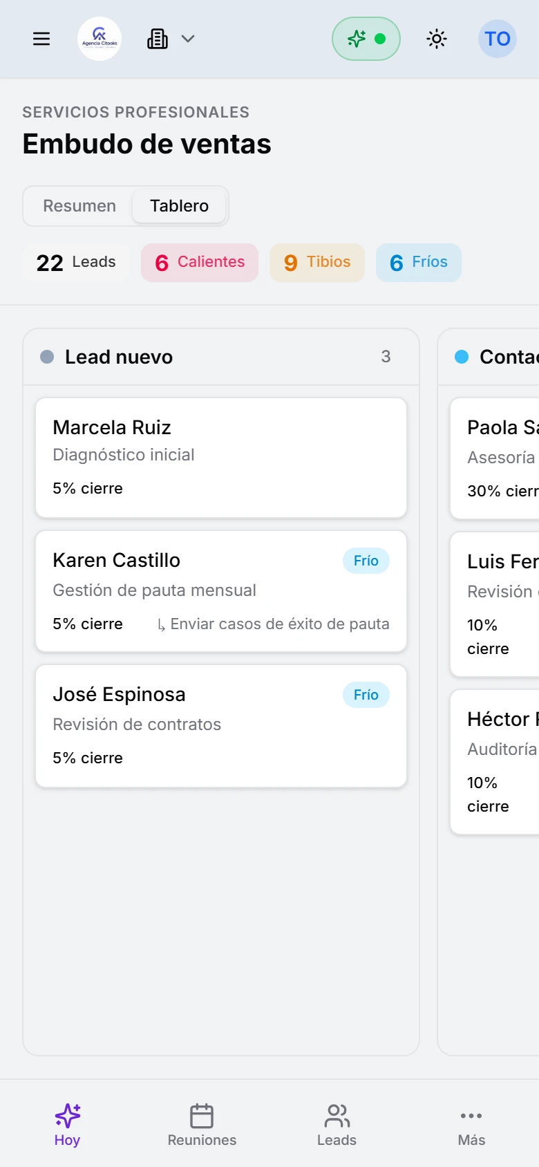 Embudo comercial de Citook en un teléfono, con las oportunidades y su etapa